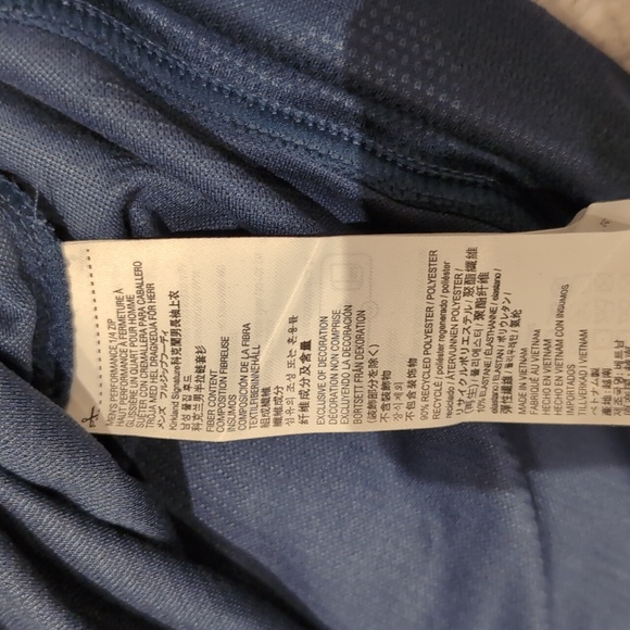 L: Kirkland Signature Men's performance 1/4 zip top. (Dark blue) - Picture 6 of 7